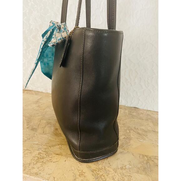 Vtg Coach Bleecker black glovetanned / leather, shoulder bag, duffle, 9305 - Picture 5 of 10